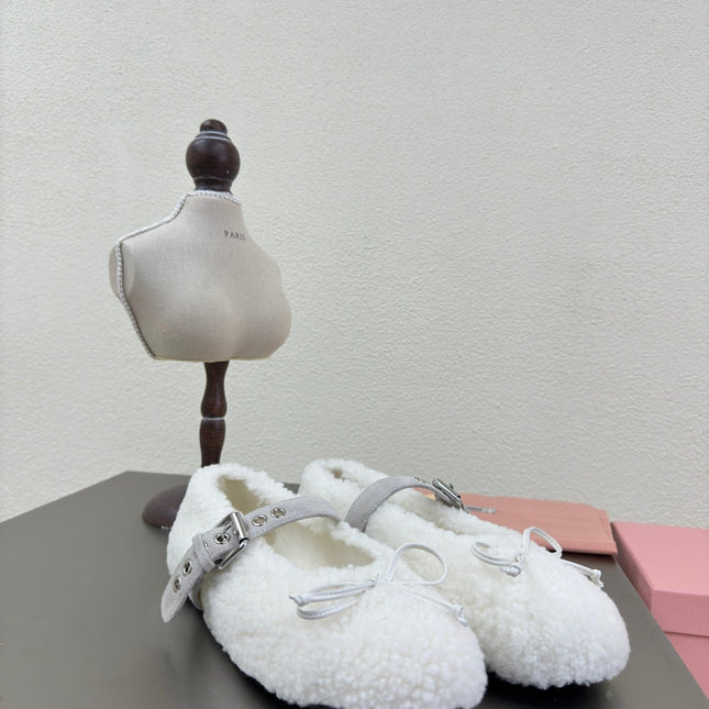 SHEARLING BALLET FLAT WHITE WITH SUEDE STRAP