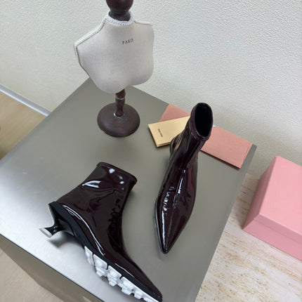 ANKLE POINTED-TOE BOOTS IN MAHOGANY GLOSSY CALFSKIN