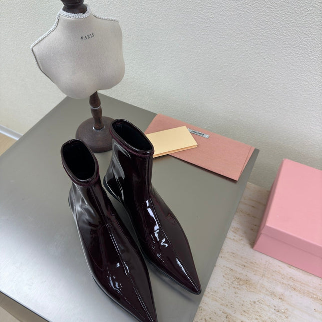 ANKLE POINTED-TOE BOOTS IN MAHOGANY GLOSSY CALFSKIN