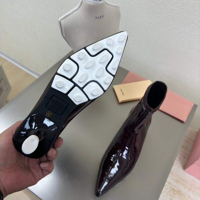 ANKLE POINTED-TOE BOOTS IN MAHOGANY GLOSSY CALFSKIN