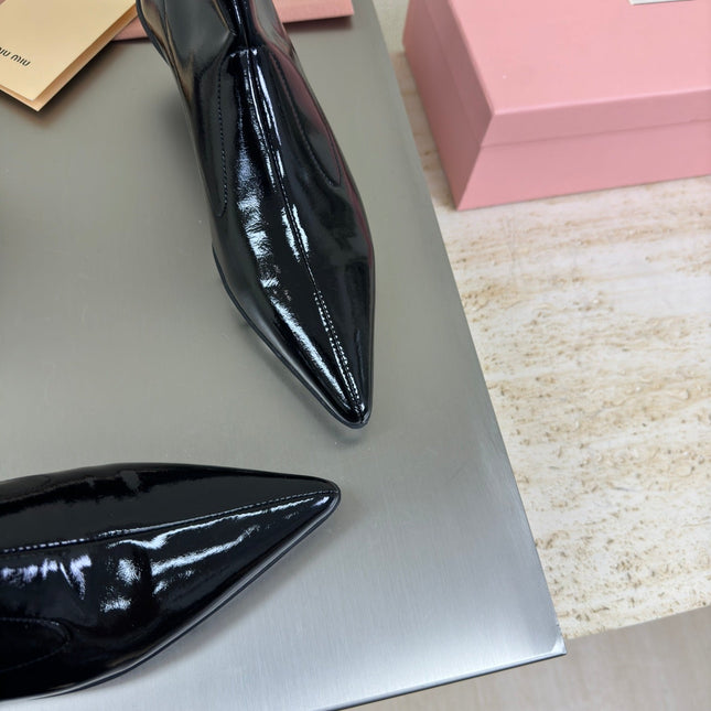 ANKLE POINTED-TOE BOOTS IN BLACK GLOSSY CALFSKIN