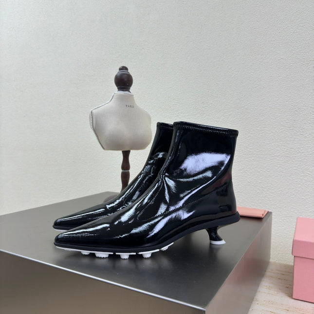 ANKLE POINTED-TOE BOOTS IN BLACK GLOSSY CALFSKIN