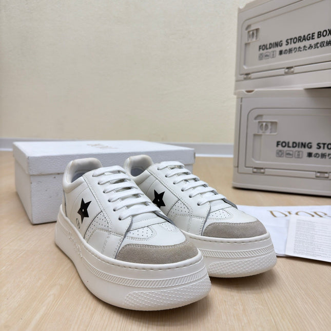 BLACK STAR PLATFORM SNEAKER IN WHITE CALFSKIN AND SUEDE