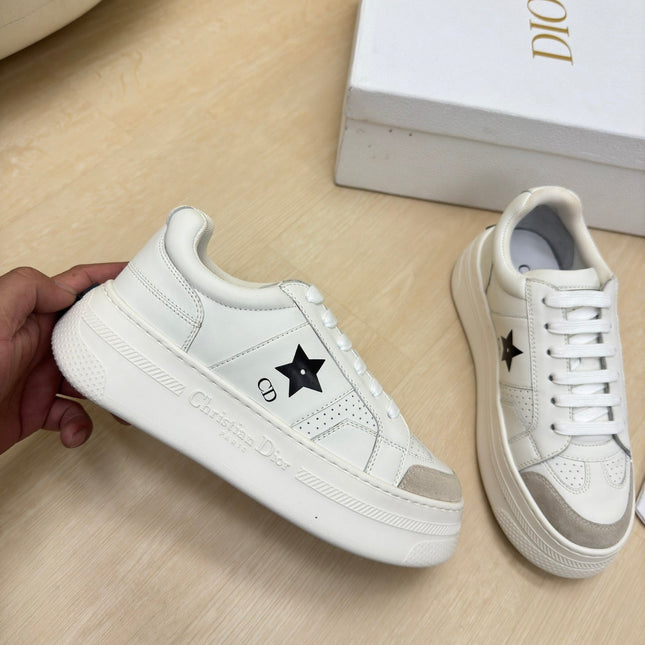 BLACK STAR PLATFORM SNEAKER IN WHITE CALFSKIN AND SUEDE