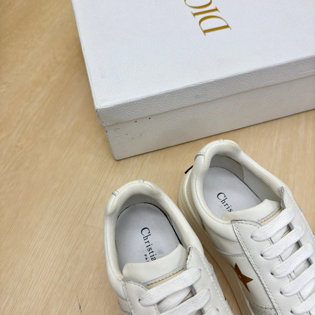 GOLD STAR PLATFORM SNEAKER IN WHITE CALFSKIN AND SUEDE