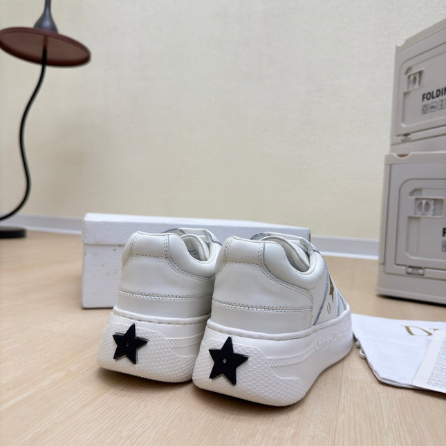 GOLD STAR PLATFORM SNEAKER IN WHITE CALFSKIN AND SUEDE