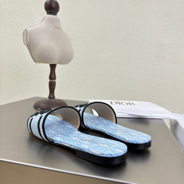 DWAY SLIDE EMBROIDERED COTTON AND POWDER BLUE MISS DIOR ALLOVER MOTIF