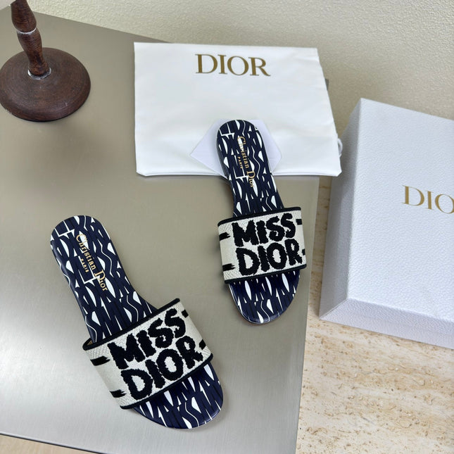 DWAY SLIDE EMBROIDERED COTTON AND NAVY BLUE MISS DIOR ALLOVER MOTIF