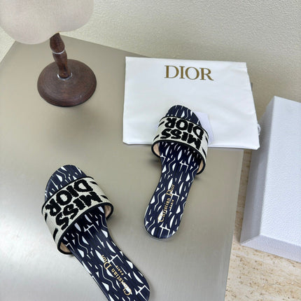 DWAY SLIDE EMBROIDERED COTTON AND NAVY BLUE MISS DIOR ALLOVER MOTIF