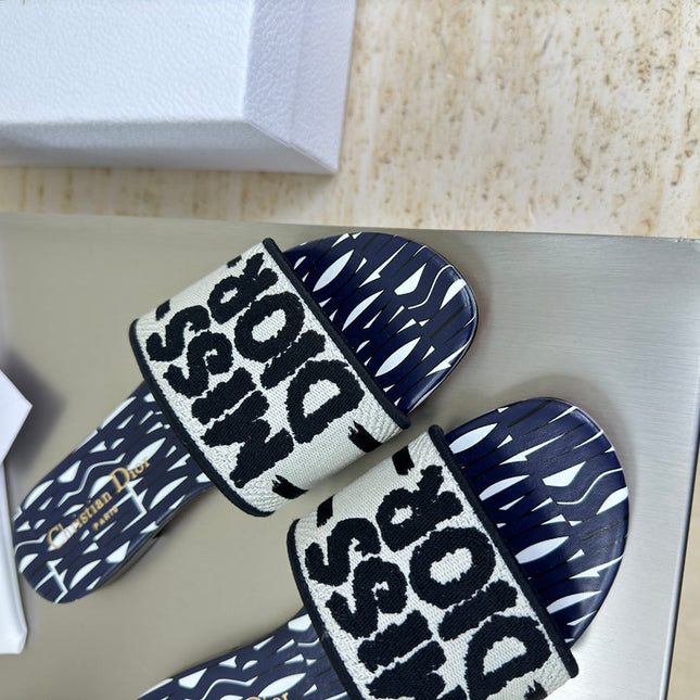 DWAY SLIDE EMBROIDERED COTTON AND NAVY BLUE MISS DIOR ALLOVER MOTIF