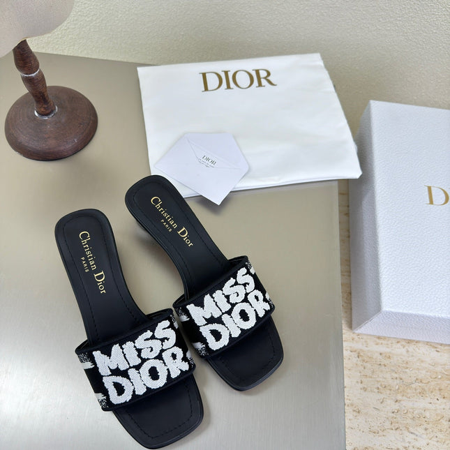 DWAY HEELED SLIDE EMBROIDERED COTTON AND BLACK MISS DIOR ALLOVER MOTIF 35 MM
