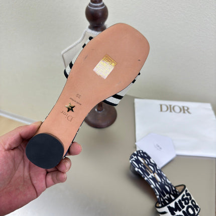 DWAY HEELED SLIDE EMBROIDERED COTTON AND NAVY BLUE MISS DIOR ALLOVER MOTIF 35 MM