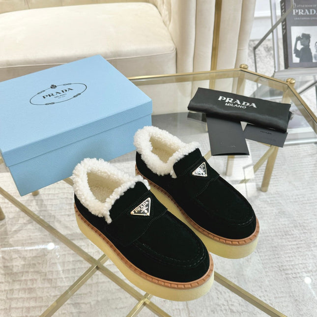 SUEDE LOAFER BLACK WITH SHEARLING LINING