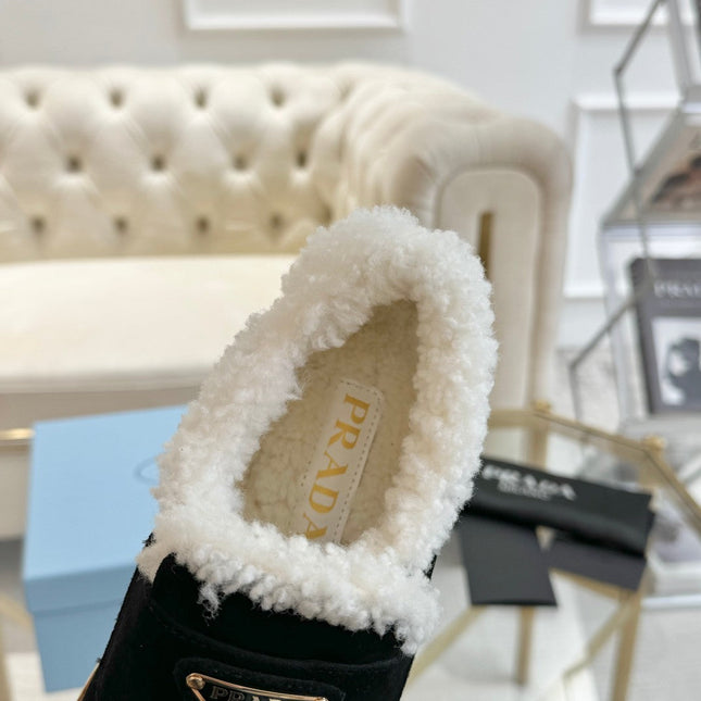 SUEDE LOAFER BLACK WITH SHEARLING LINING