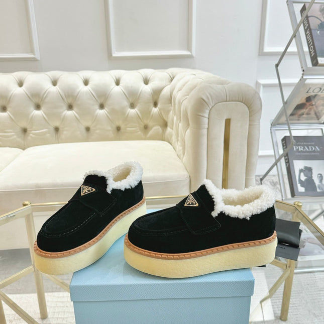 SUEDE LOAFER BLACK WITH SHEARLING LINING