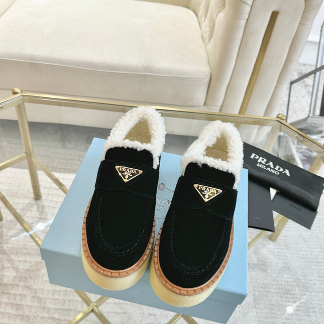 SUEDE LOAFER BLACK WITH SHEARLING LINING