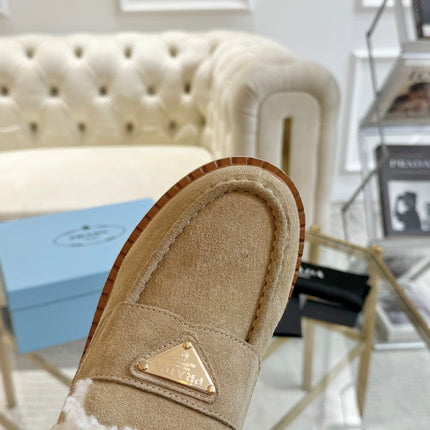 SUEDE LOAFER LIGHT FRENCH BEIGE WITH SHEARLING LINING