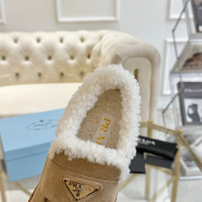 SUEDE LOAFER LIGHT FRENCH BEIGE WITH SHEARLING LINING