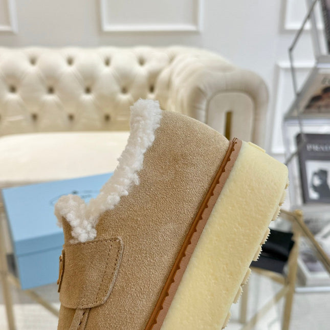 SUEDE LOAFER LIGHT FRENCH BEIGE WITH SHEARLING LINING