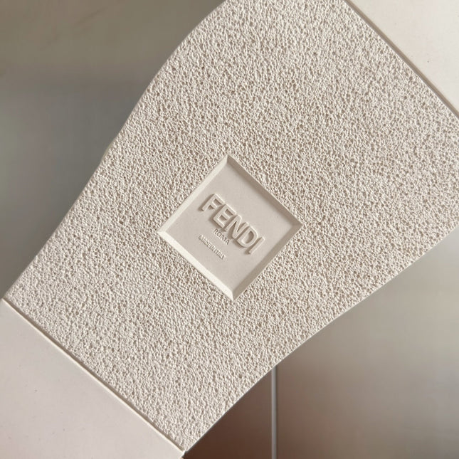 FENDI ROMA SLIDE IN WHITE GRAINED CALFSKIN WITH LOGO
