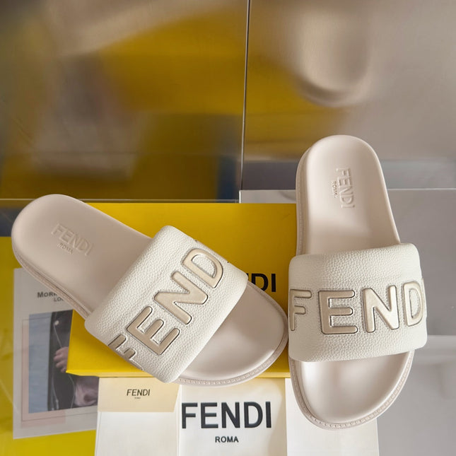 FENDI ROMA SLIDE IN WHITE GRAINED CALFSKIN WITH LOGO