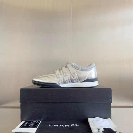 CC MARY JANE SNEAKER IN SILVER LAMBSKIN