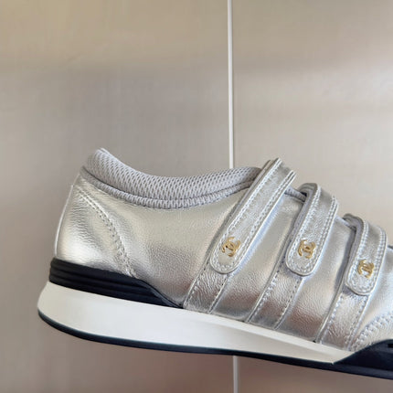 CC MARY JANE SNEAKER IN SILVER LAMBSKIN