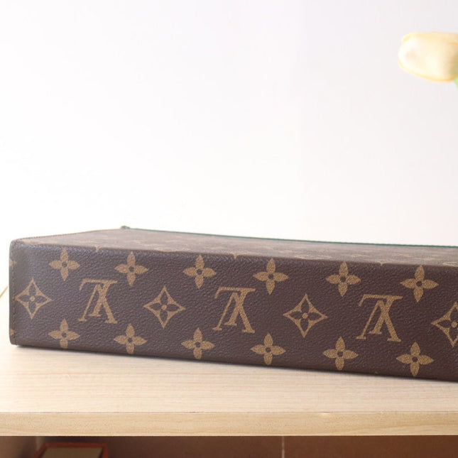 LV 25S POCHETTE VOYAGE 26 IN BORNEO GREEN MONOGRAM MACASSAR COATED CANVAS
