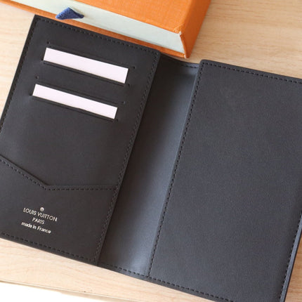 LV 25S PASSPORT HOLDER 14 IN BLACK EMBOSSED MONOGRAM SHADOW CALFSKIN