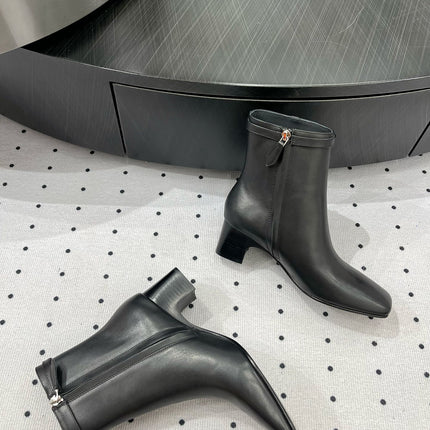 HOMMAGE ANKLE BOOT 5 CM IN BLACK CALFSKIN