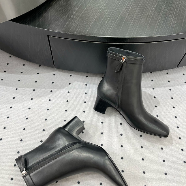 HOMMAGE ANKLE BOOT 5 CM IN BLACK CALFSKIN