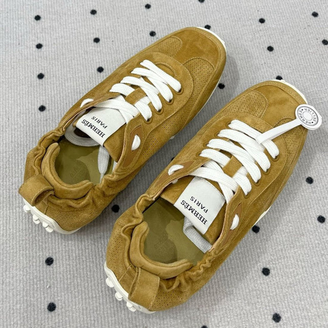 TRAIL SNEAKER IN DIJON YELLOW SUEDE