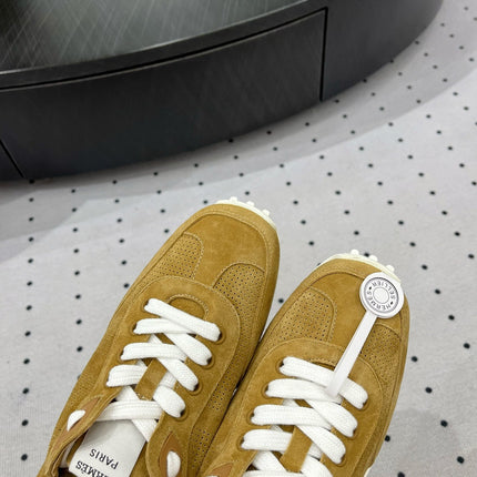TRAIL SNEAKER IN DIJON YELLOW SUEDE