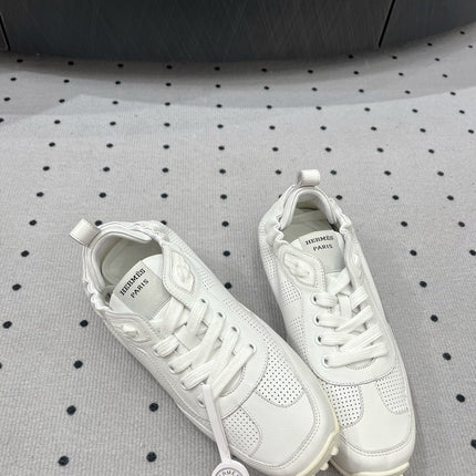 TRAIL SNEAKER IN WHITE CALFSKIN