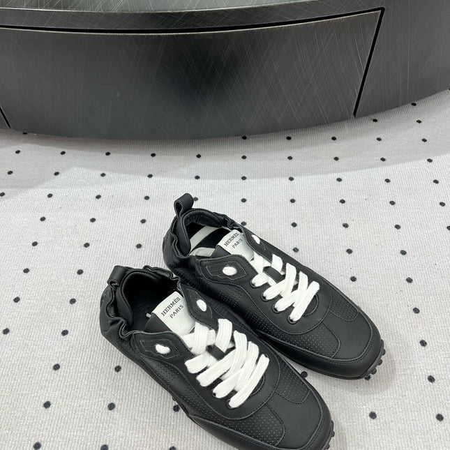 TRAIL SNEAKER IN BLACK CALFSKIN