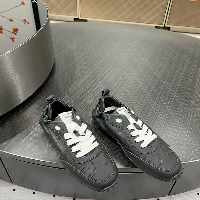 TRAIL SNEAKER IN BLACK CALFSKIN