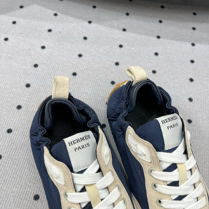 TRAIL SNEAKER IN IVORY TAN MIX SPACE BLUE SUEDE