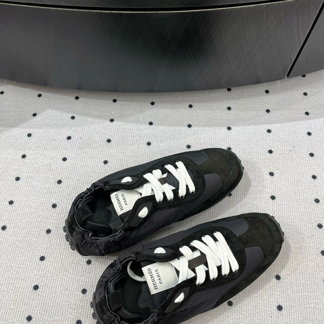 TRAIL SNEAKER IN BLACK SUEDE