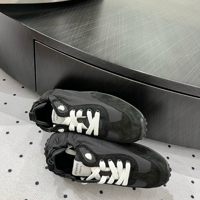 TRAIL SNEAKER IN BLACK SUEDE