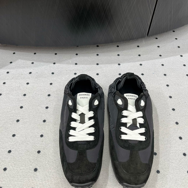 TRAIL SNEAKER IN BLACK SUEDE