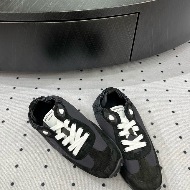 TRAIL SNEAKER IN BLACK SUEDE