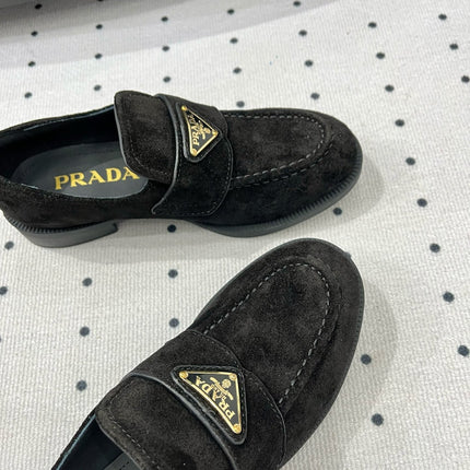 TRIANGLE LOGO LOAFER IN BLACK SUEDE