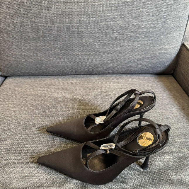 HIGH SANDAL ATTACHED GEM IN BLACK SILK