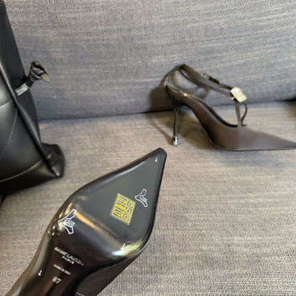 HIGH SANDAL ATTACHED GEM IN BLACK SILK