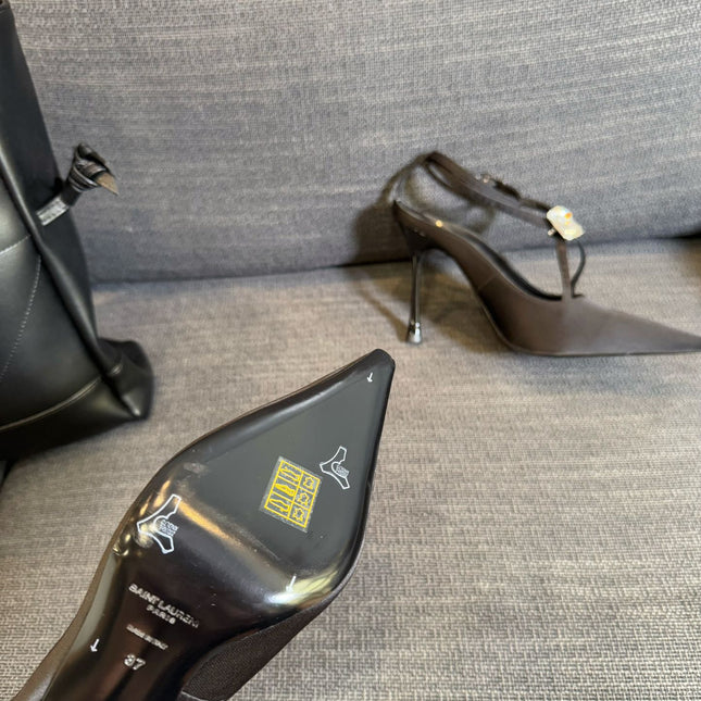 HIGH SANDAL ATTACHED GEM IN BLACK SILK