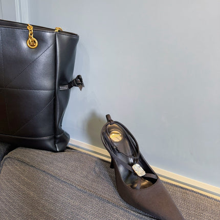 HIGH SANDAL ATTACHED GEM IN BLACK SILK