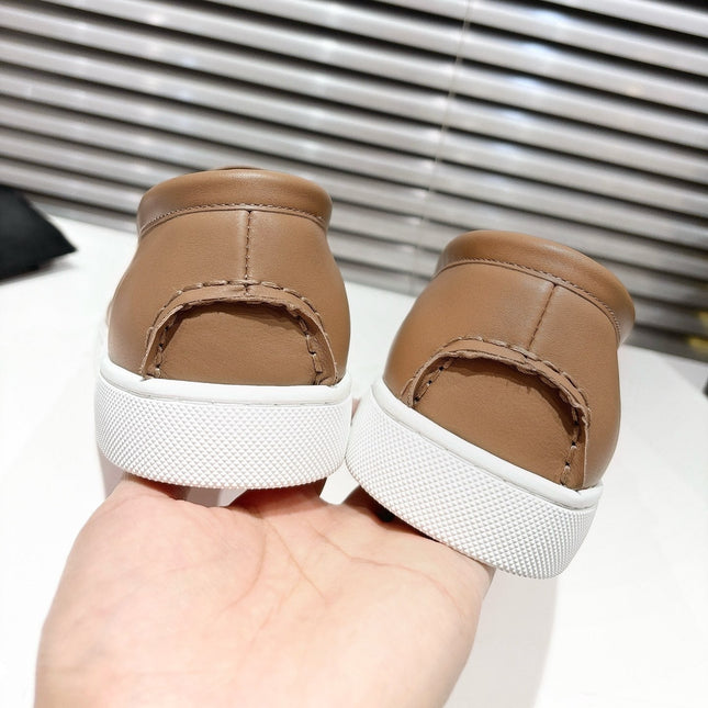 CHAMBELIBOAT REVERSED NUBUCK BOAT SHOES IN PEANUT BROWN SHINY CALFSKIN