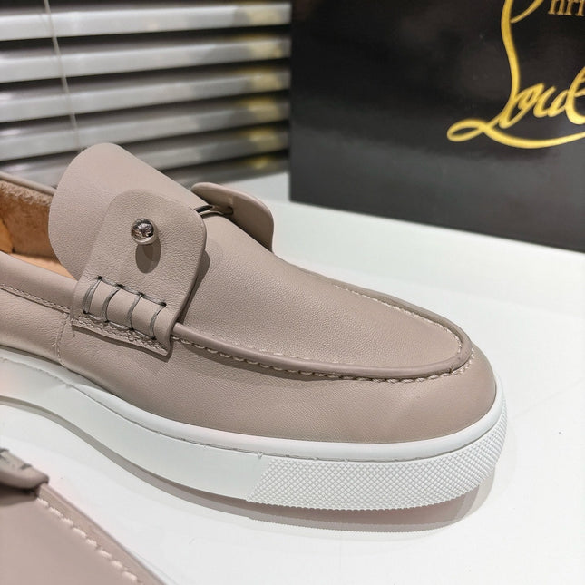 CHAMBELIBOAT REVERSED NUBUCK BOAT SHOES IN BEIGE SHINY CALFSKIN