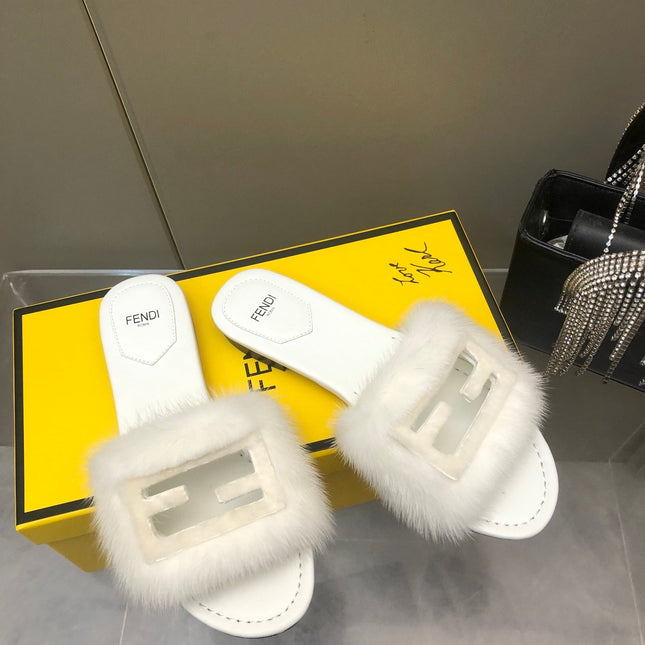 FENDI BAGUETTE MINK SLIDE SLIPPER IN WHITE FUR