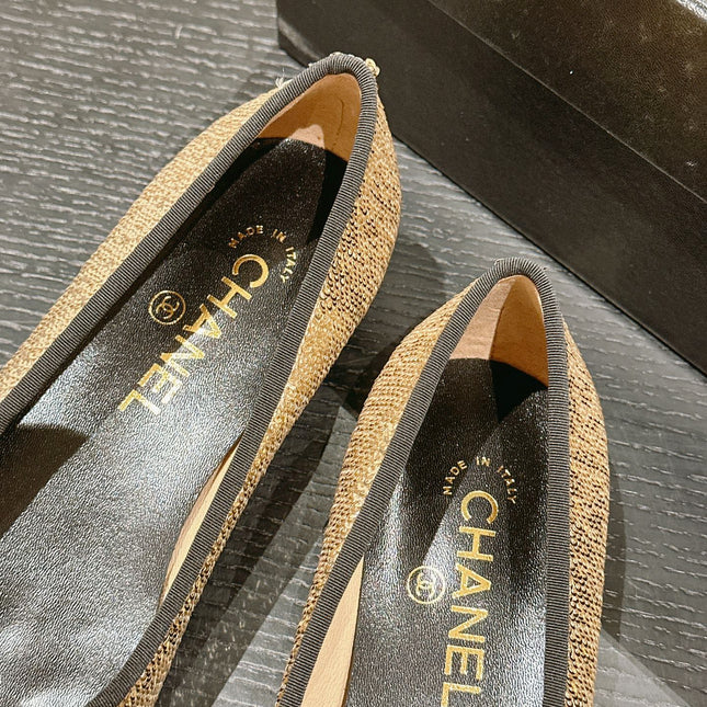 BALLET FLATS IN GOLDEN GLITTERED TULLE AND BLACK SATIN